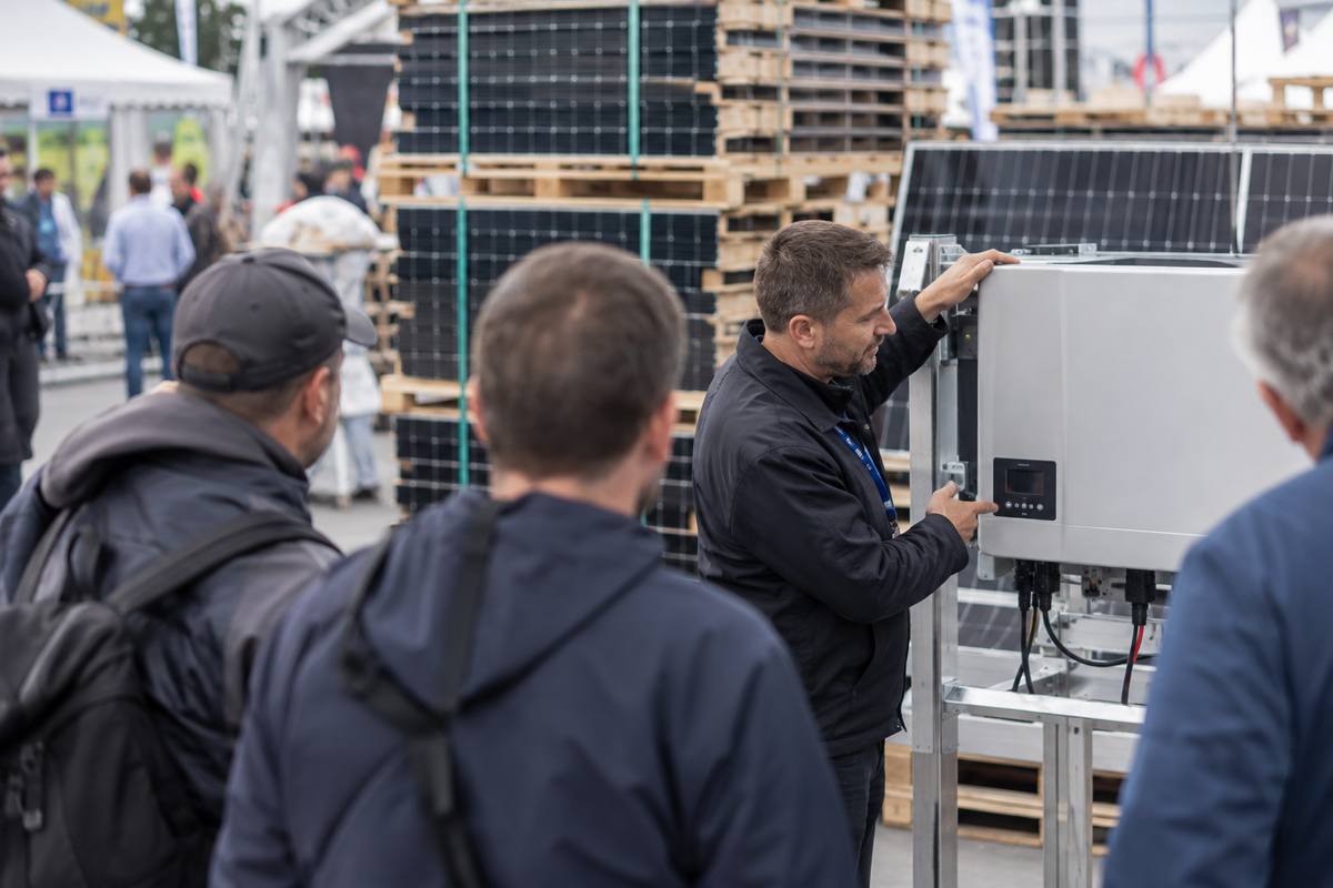 Markteintritt für Solarhersteller in DACH: Zertifikate, Netzregeln und Vertrieb