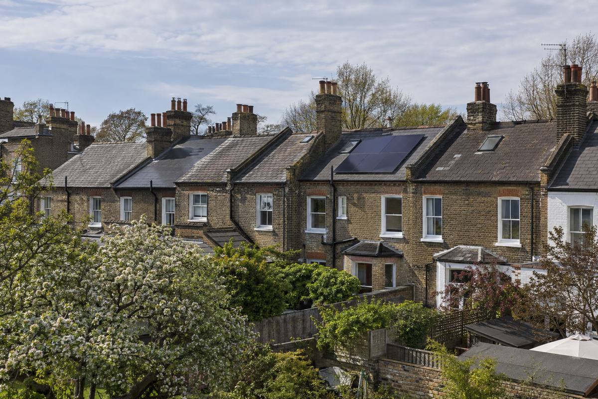 Do I Need Planning Permission for Solar Panels? UK Rules for Houses, Listed Buildings and Conservation Areas
