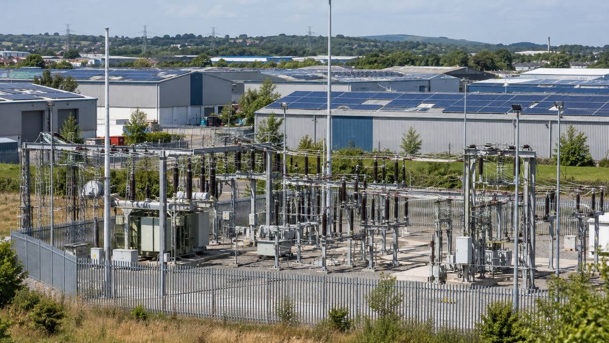 Netcongestie en zonnepanelen: wat het betekent en welke oplossingen werken